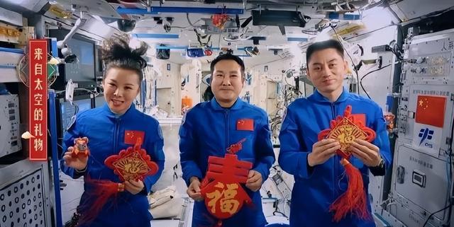 宇航员积攒了半年的排泄物,足足有400斤,带回地球还是丢到太空
