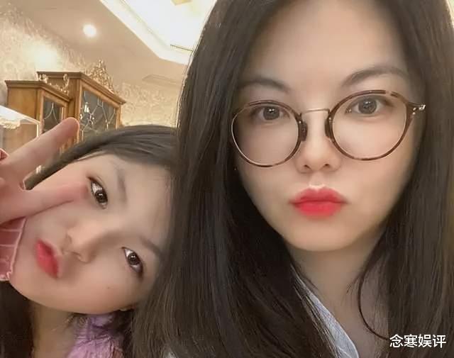 王诗龄|李湘在英国为祖国庆生，再次引发移民猜测，或将长期陪读王诗龄