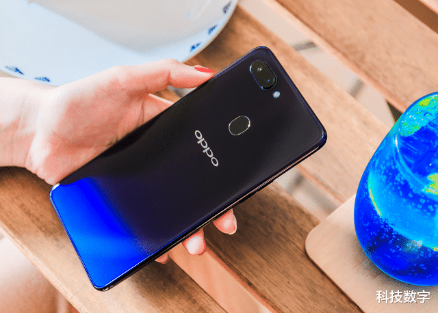 oppo reno|从R15换成R17再到Reno7 Pro,老O粉表示有话说