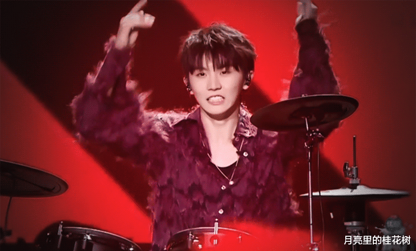 马嘉祺|我们的歌：马嘉祺《要你管》舞台rap 好燃，扔鼓槌的动作太帅