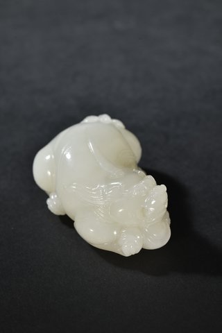 |和田玉 瑞兽献宝 摆件