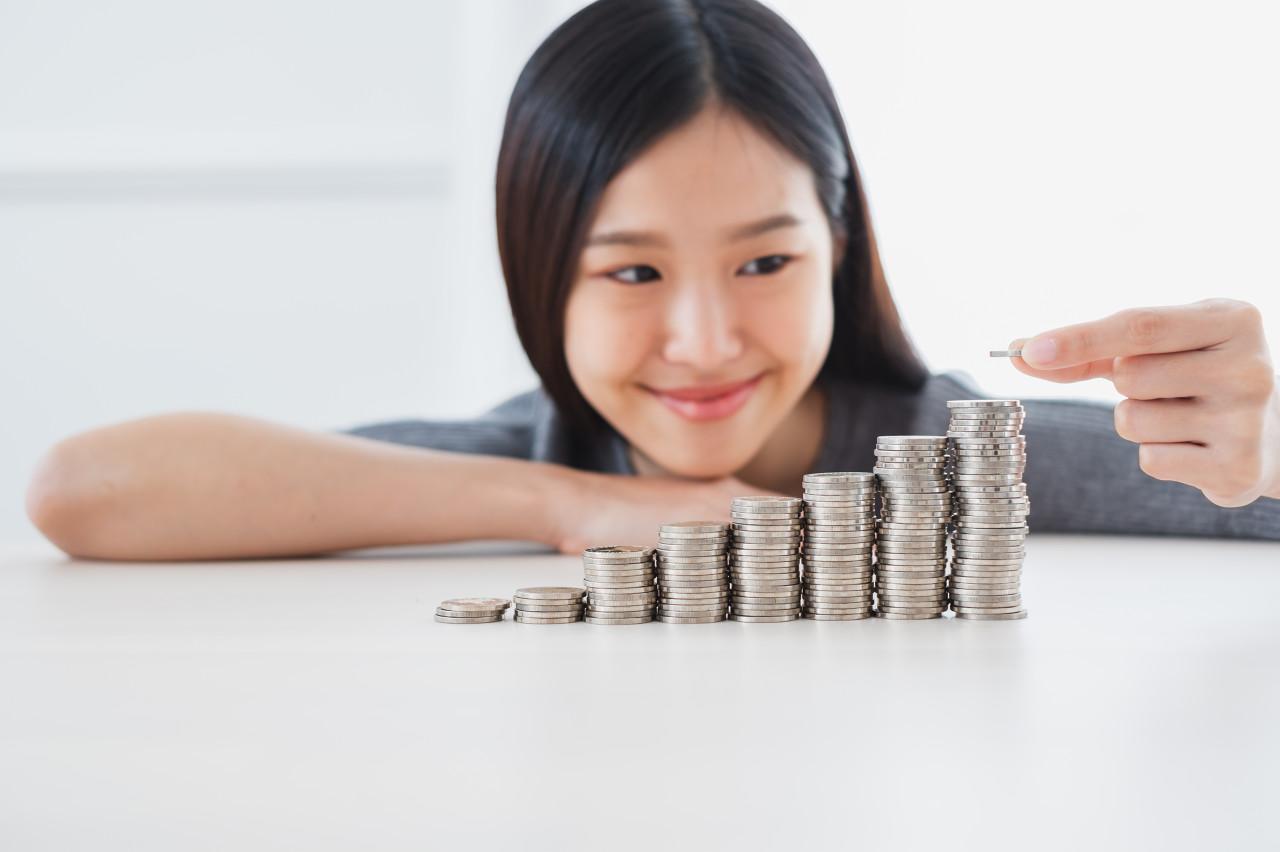 任贤良|挣2万工资吃3元外卖；月薪4000元“抠”出一套首付