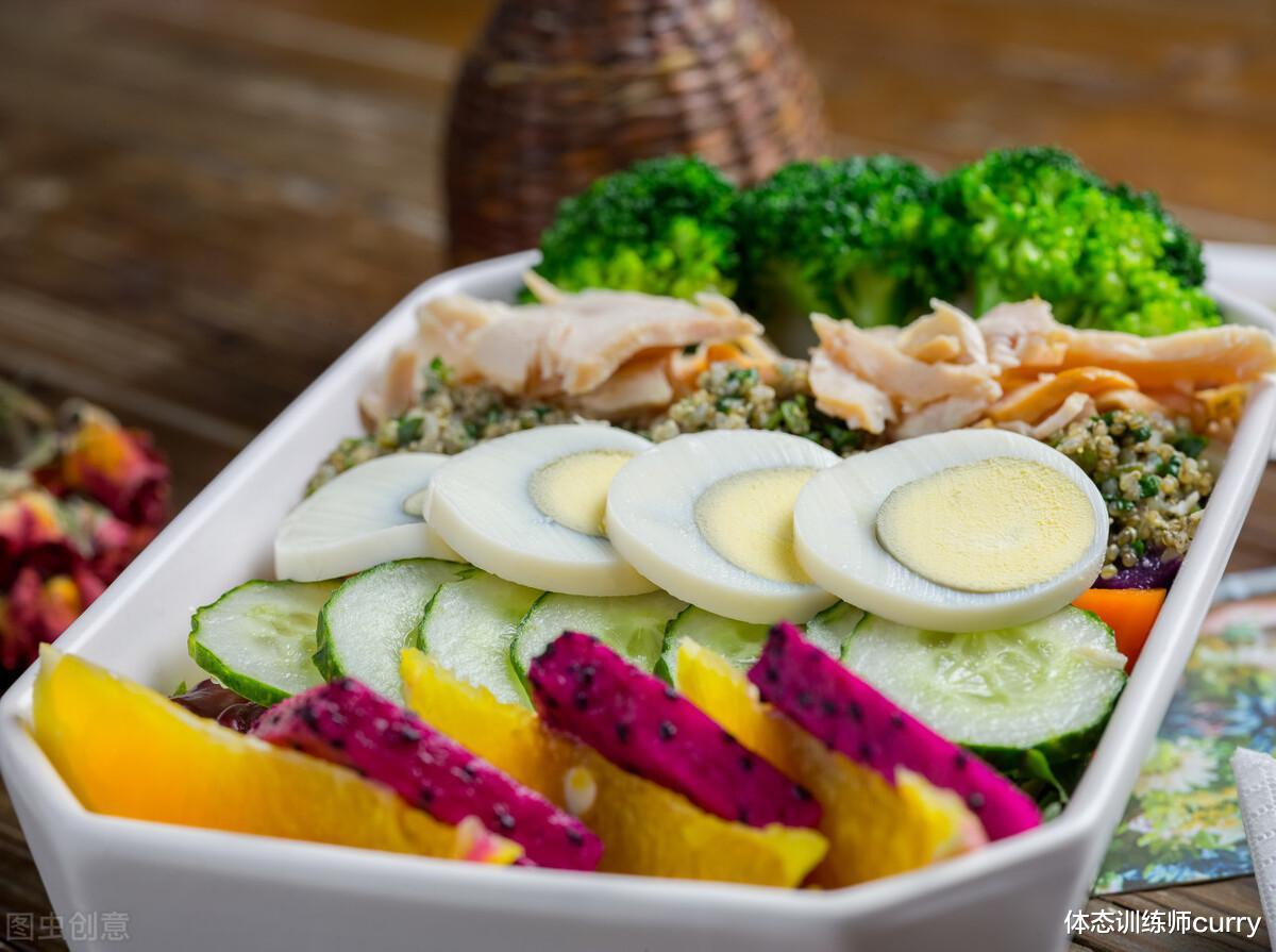 道恩·强森|巨石强森都盛赞的身价千万健身教练！她的完美身材是如何塑造的？