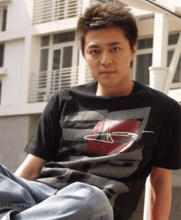 陈亚男|“冻龄女神”曾黎，45岁仍貌美，只谈恋爱不结婚，她究竟想要什么