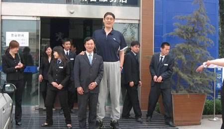 穆铁柱|2008年穆铁柱病逝，儿女都是正常身高，都没有继承父亲的事业