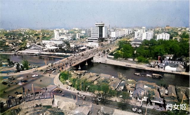 老照片：80年代的江苏扬州，老东站、琼华大厦、无灯巷、二十四桥