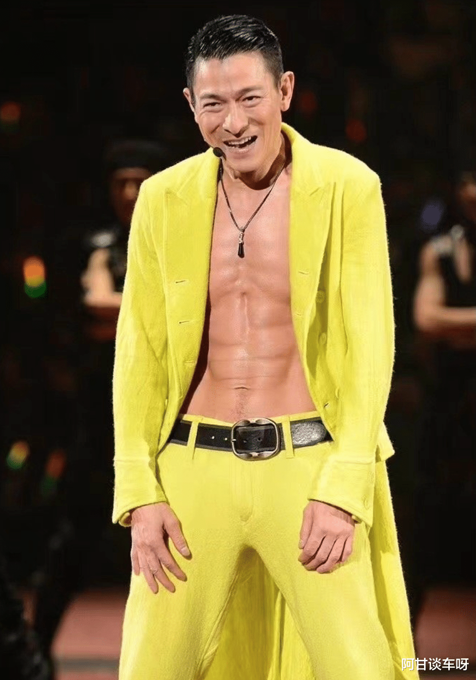 刘德华|刘德华,深夜登上热搜!