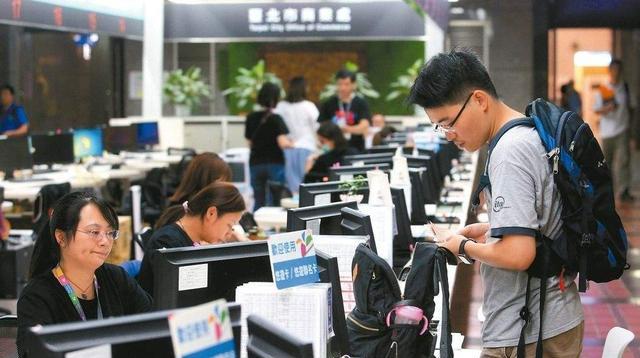 招聘|“特殊岗位公务员”全国公开招聘,门槛是硕士学历,年薪高达80万