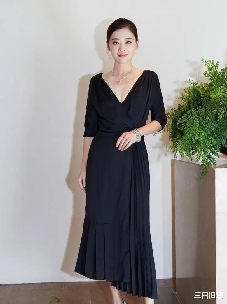 梅婷|梅婷，一位端庄大气又优雅沉稳的女星