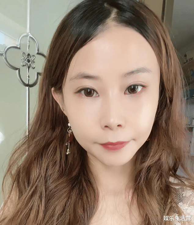 唐嫣|许家妮妮首次带货，杜粉工资最高一天一千，姚威被曝不愿认许敏