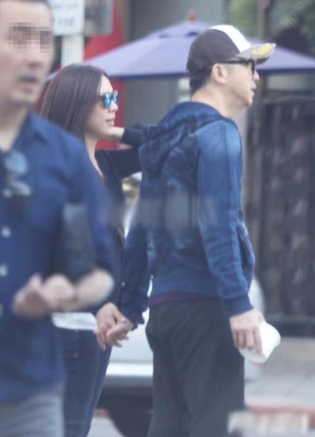 张嘉欣|61岁庾澄庆首次公开妻子，再婚6年，与张嘉欣对唱秀恩爱