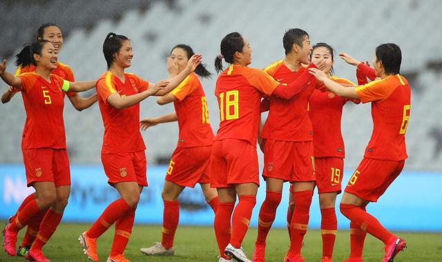李影|5-1！中国女足锋霸满血归来，6分钟内轰2球，曾因女友问题被弃用