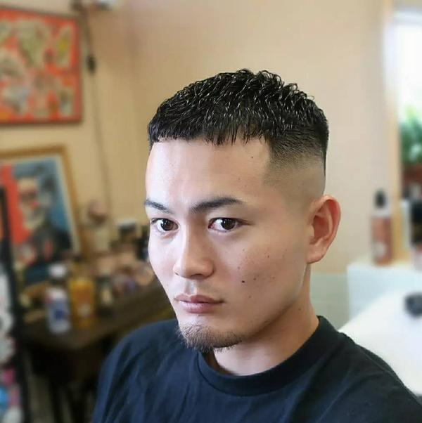 发型 别再剪狼尾发型了，想帅就剪这18款，你也可以变男神