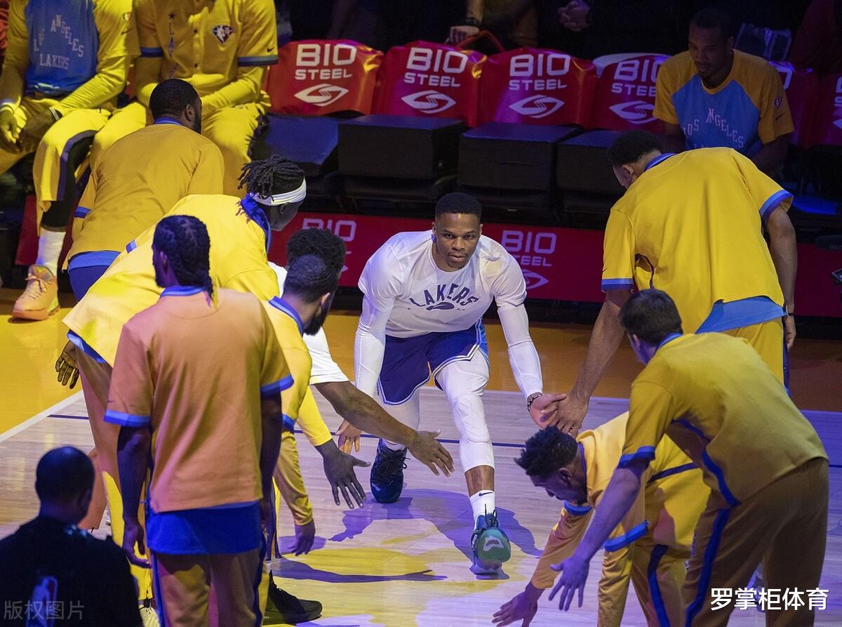 特斯拉|放得下脸面吗?记者建议威少打第六人,否则下赛季将结束职业生涯