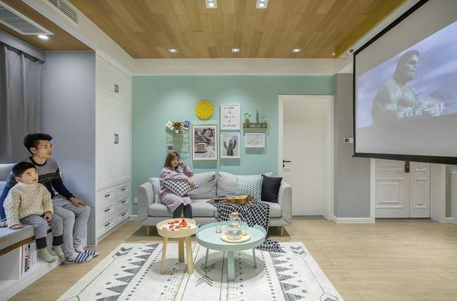 老婆硬要把地板贴天花板,菜碟挂墙上,完工后我愣了,谁见过