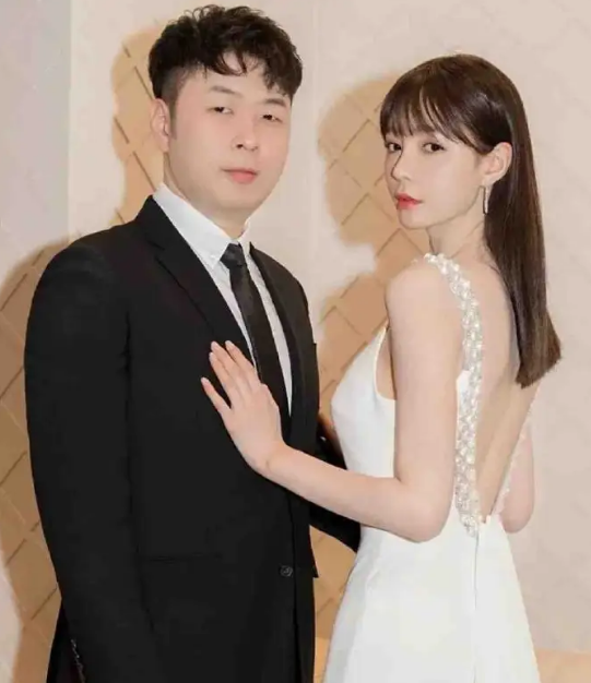 杜海涛|杜海涛疑靠结婚复出，果然这段婚姻不简单，网友：到底谁高攀了谁