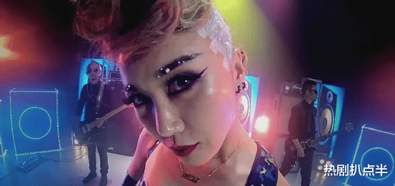 王蓉|从炙手可热到“被精神病”，歌手王蓉的落魄史