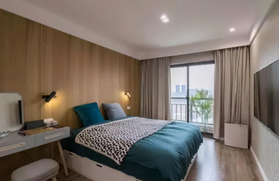 客厅带阳台跟卧室带阳台哪个更好?答案看这里就对了