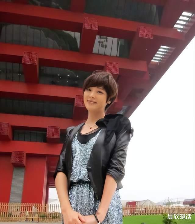 胡蝶|央视名嘴胡蝶：31岁闪婚二嫁陆川，婚后长期分居，她真的幸福吗？