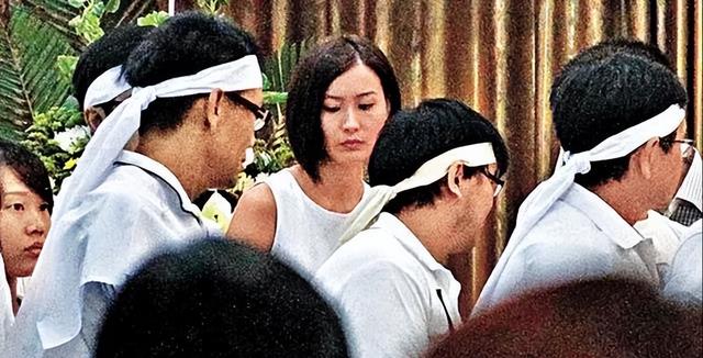 陈法拉|陈法拉，一嫁富二代薛世恒洒脱离婚，再嫁法国外交官终获幸福