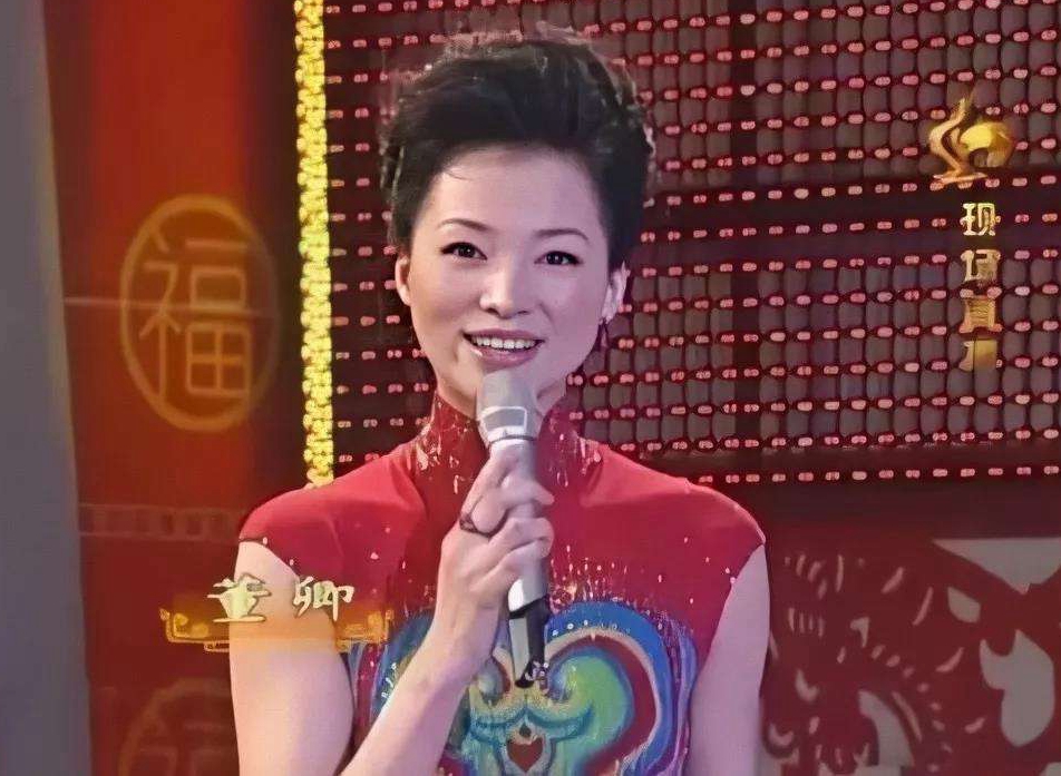 董卿|从春晚到朗读者, 董卿用才华征服观众，一切水到渠成