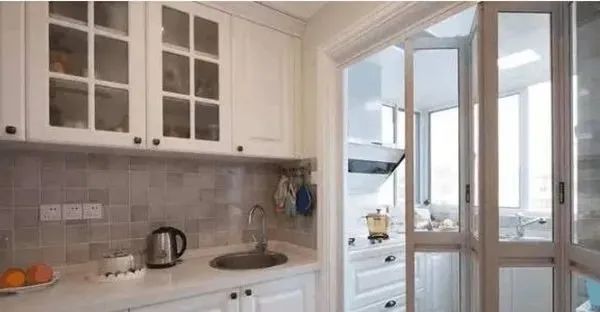 不顾家人反对买顶层，我把送的小阁楼改造好，楼下住户开始眼红了