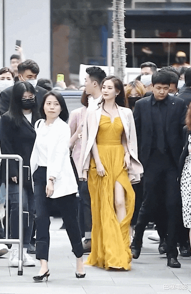 杨幂|娱乐圈女“西装大佬”，各有各美，这眼神和氛围，一个字，绝