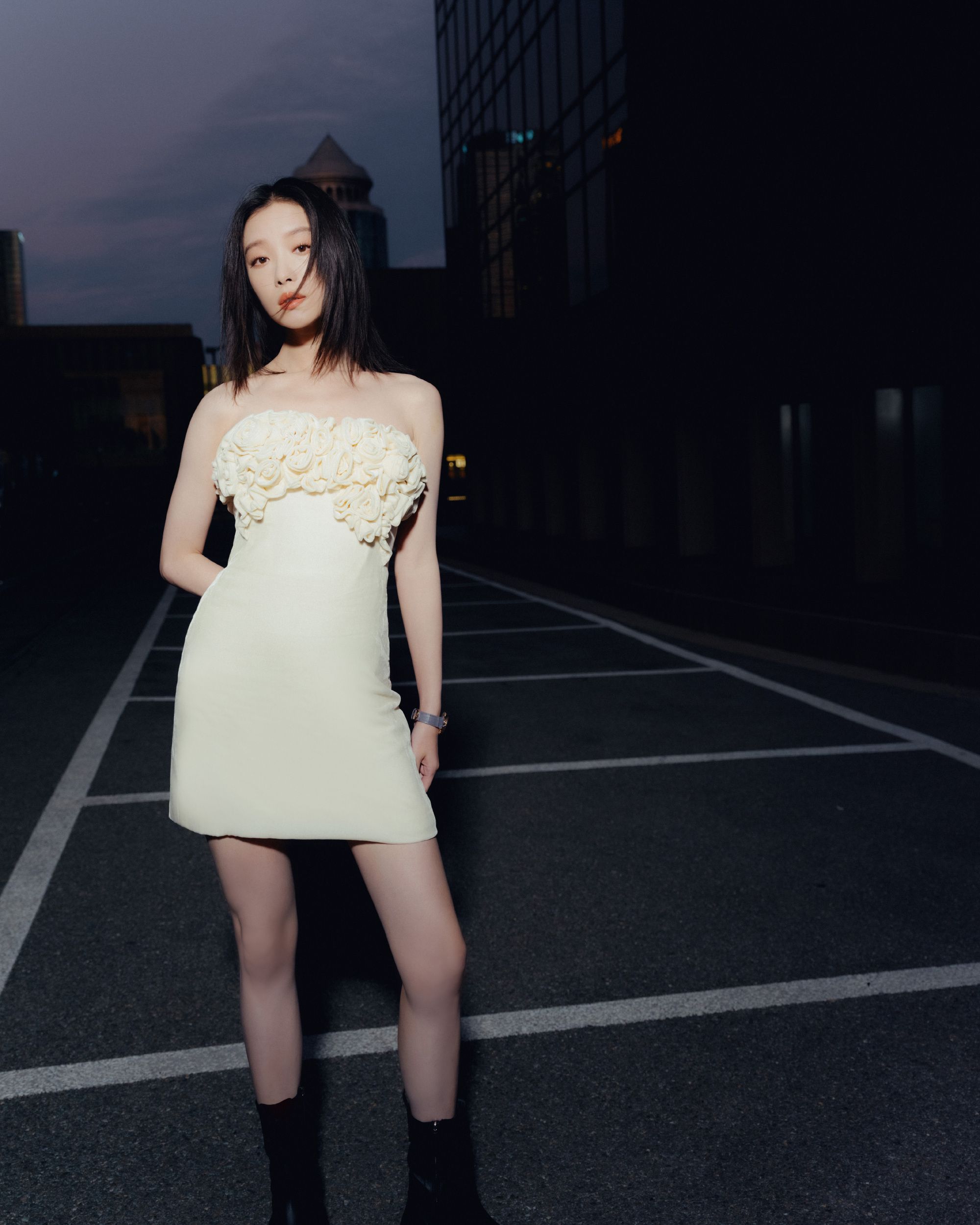 倪妮|倪妮真不适合穿短靴,造型师太不走心了,170大美女拍成了1米5