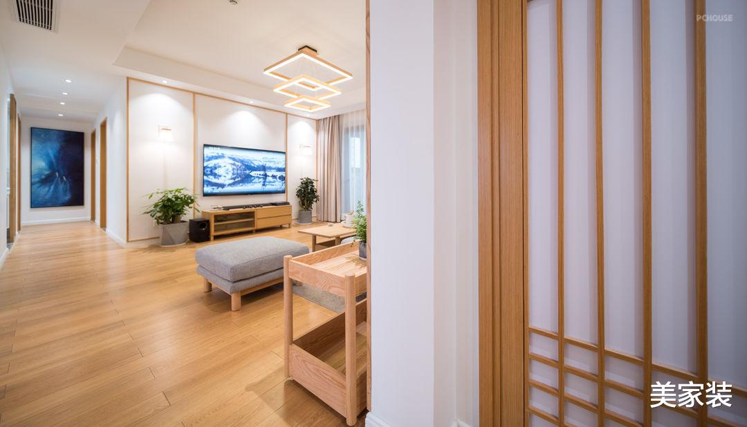 干净清爽的日式设计,为家注入了诗意,更传递了健康与美好