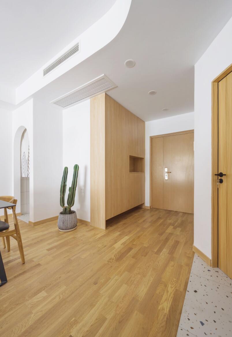 只是改个门洞，立马就让空间大10㎡，她92㎡新家，清爽又干净