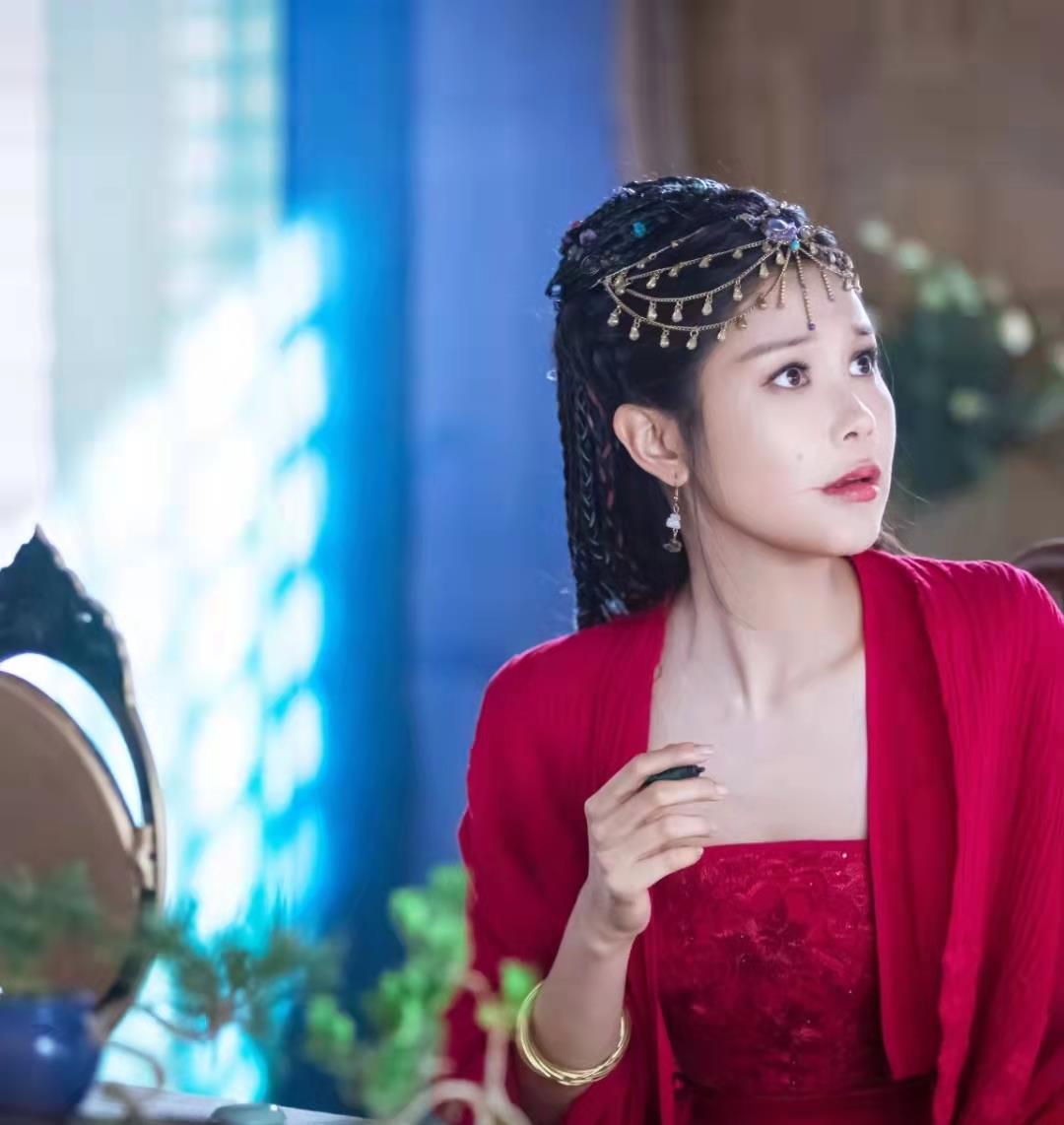 张昊玥|4个月赚24万还嫌低?女演员自称年收入不足百万,当演员还不如上班