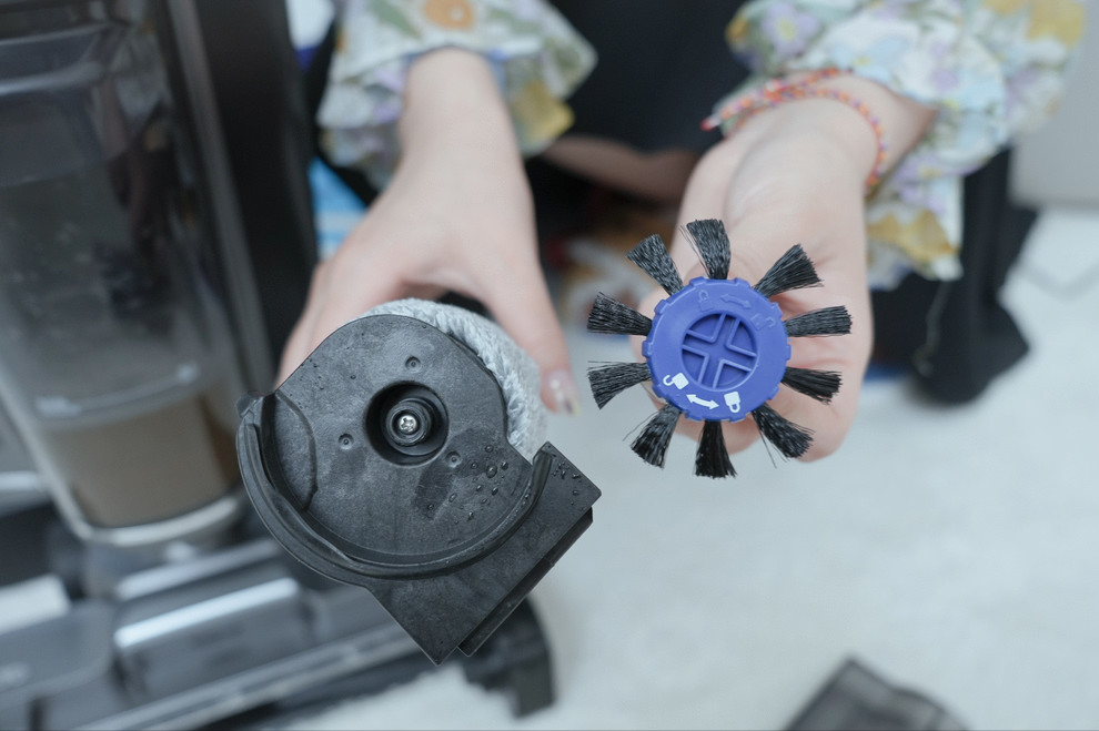 家庭清洁,我有“六边形战士”!玻璃、地毯、沙发、地板和缝隙一台搞定的全能水洗机使用心得~