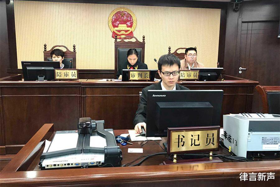 案例:36岁单亲妈妈被儿子同学侵犯,只因儿子欠巨额债务