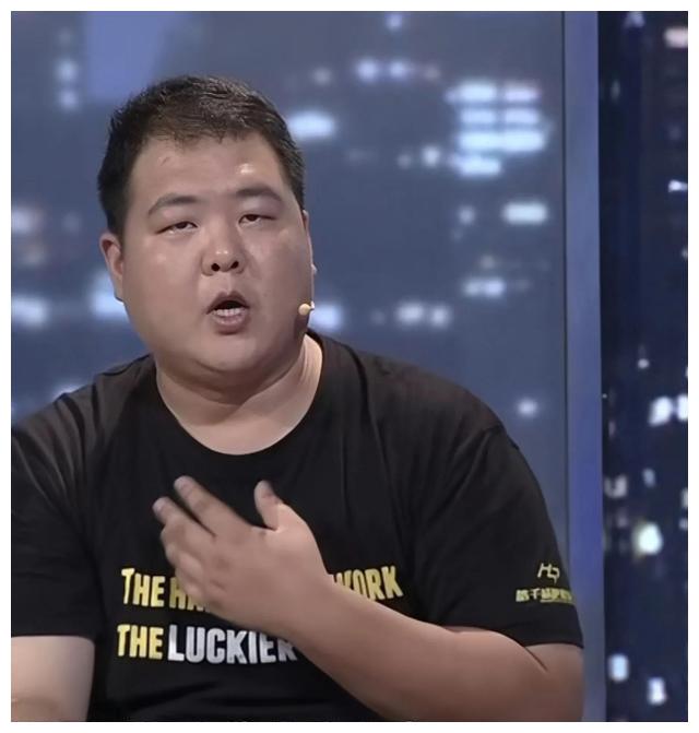 回顾儿媳肤白貌美，前男友一通电话后，婆婆放在过去应该浸猪笼