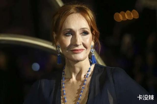 J.K.罗琳|艾玛颁奖典礼上疑似再内涵罗琳,网友:真忘恩负义