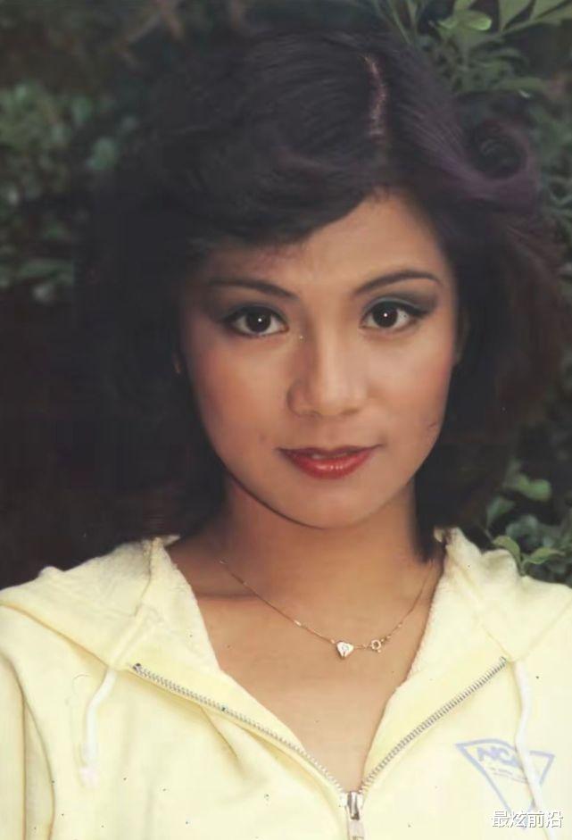 有一种时尚叫30年前的翁美玲，就算到现在，她的穿搭依旧潮流前卫