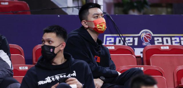 辽宁男篮|4年前小脏辫输郭艾伦大金链子NBA探花再次口嗨辽篮助教强势回应