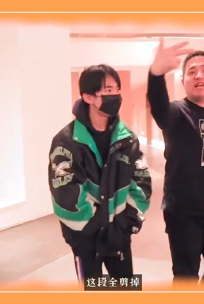 吴宣仪|易烊千玺彩排虎年春晚,穿四年前的外套,再现TFBOYS团魂