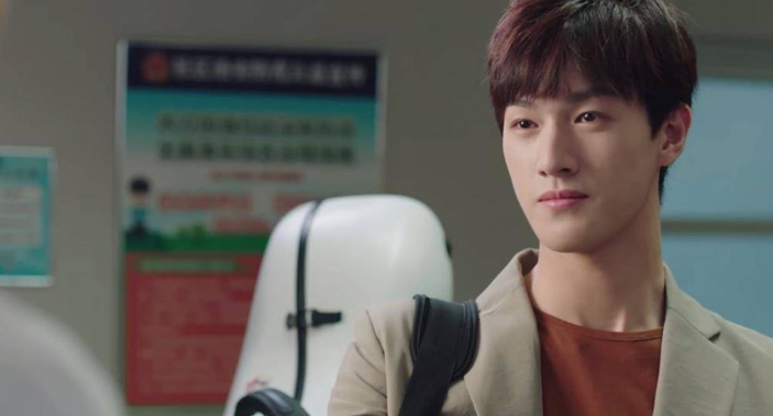 李昀锐|借着赵露思的“东风”,李昀锐终于火了,只是晚了7年