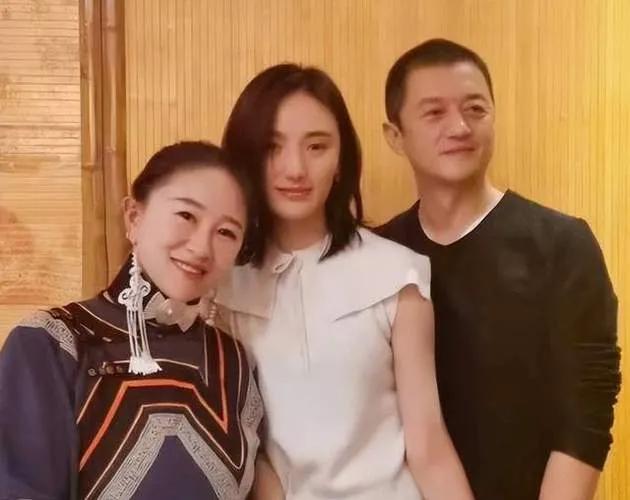 李亚鹏|李亚鹏：与海哈金喜生女儿后不再秃顶青春焕发，51岁才找到真爱