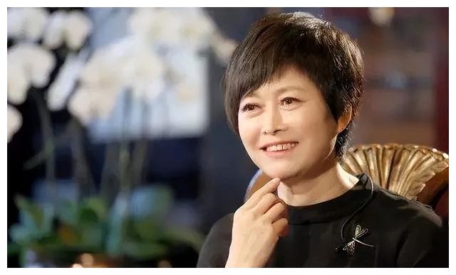 水均益女儿水亦诗：为父母离异落泪，如今将继母杨迪当闺蜜