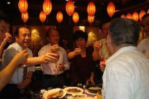 张鸣|为什么现在的年轻人，越来越不喜欢参加饭局？这4点原因很真实