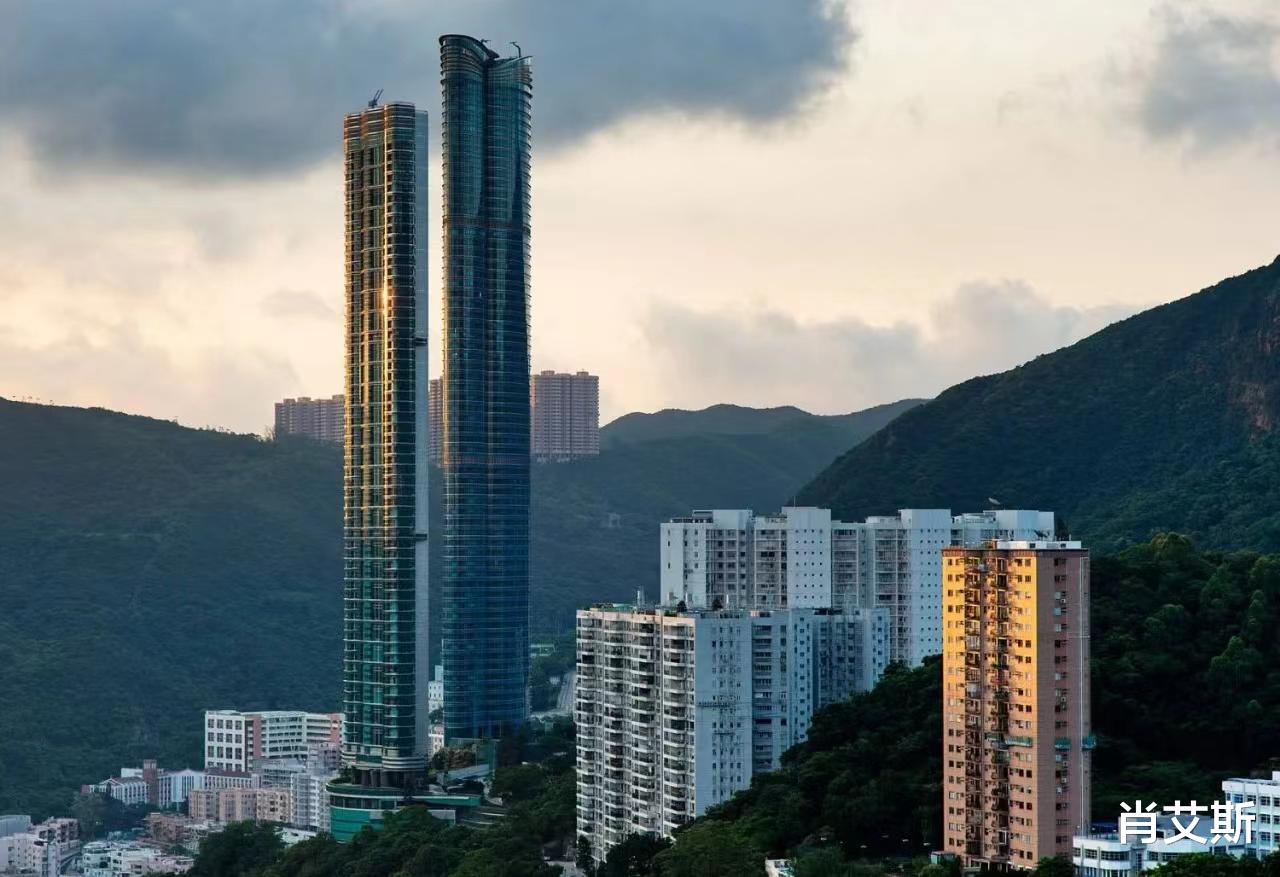 赵丽颖|李嘉欣低调富豪公公:拥有百套豪宅与李嘉诚为邻,却独宠妻子一生