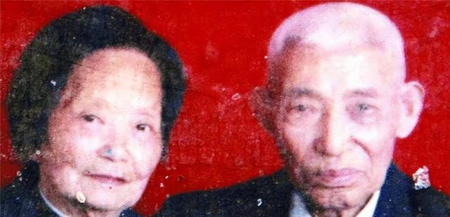 1997年,重庆80岁老人搞黄昏恋,新婚夜丈夫惊呼:我60年前娶过你