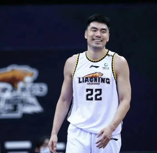 辽宁男篮|张镇麟被批，杨毅调侃，周鹏点拨继伟，李晓旭低调，李月汝示爱