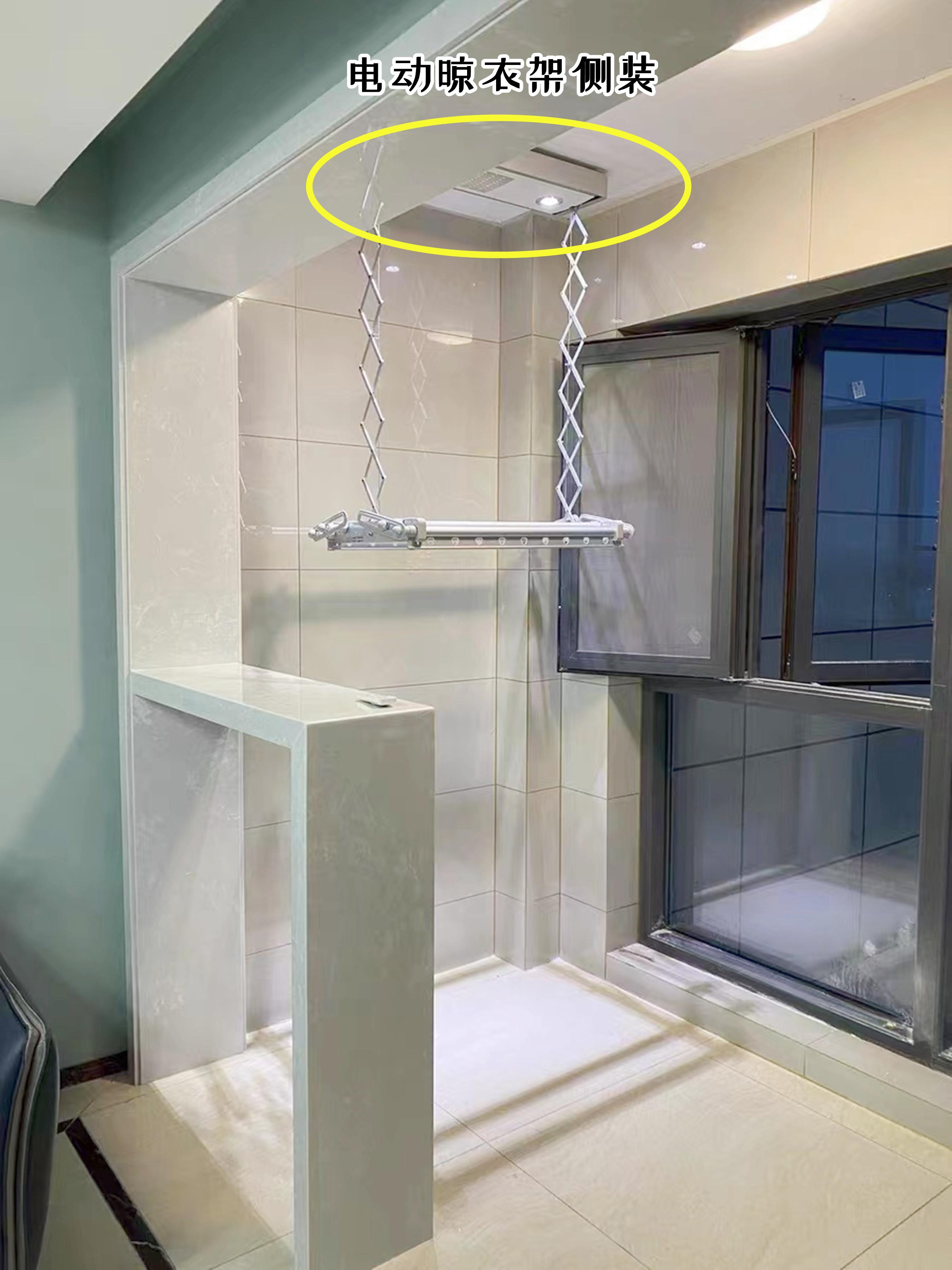 只有一个阳台,就把晾衣架换个方向,1㎡占不到,客厅看着也清爽