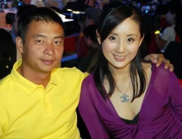 李小双|47岁体操王子白发沧桑，身家过亿娶明星为妻，膝下无儿女是遗憾