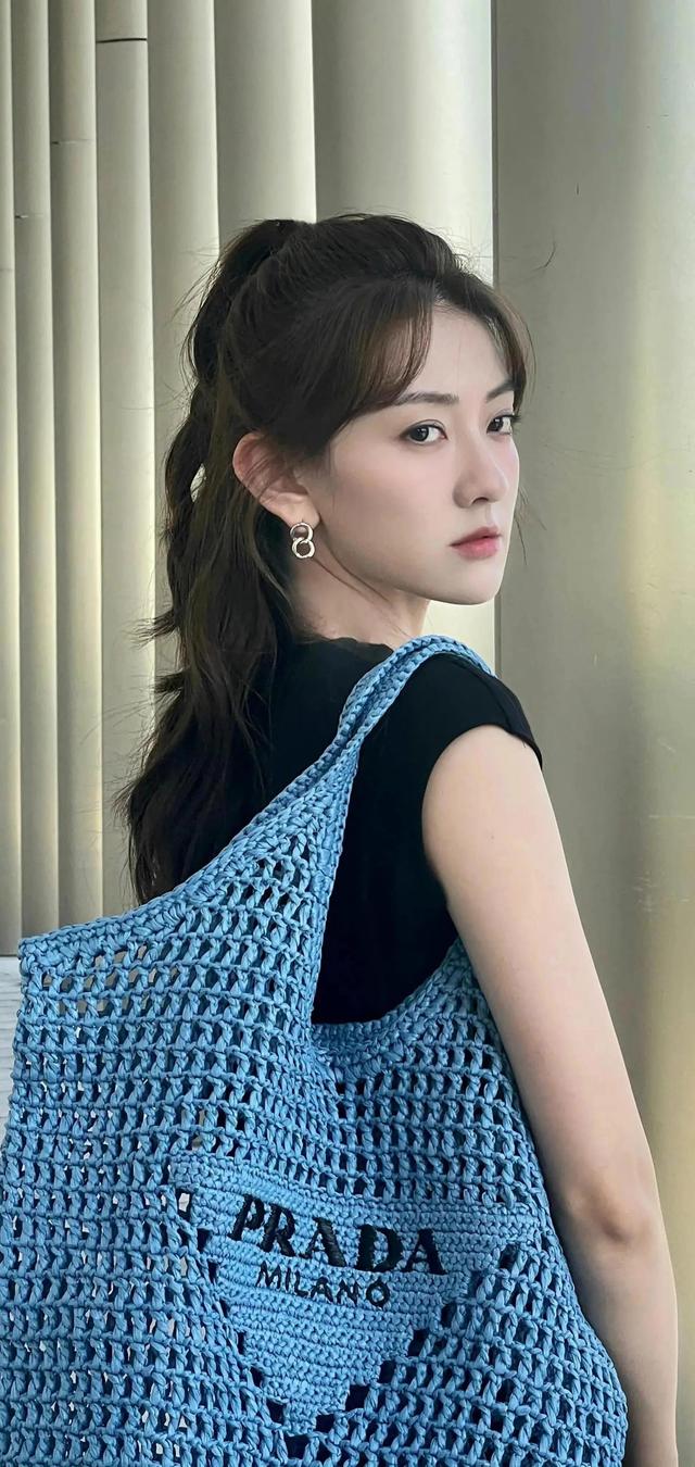 梁洁|明星美图欣赏:清新文静的梁洁