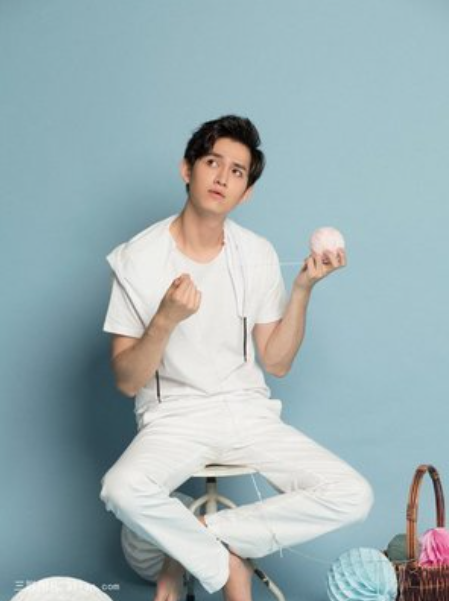 马赫|马赫：意外把弟弟带进娱乐圈后红遍全国，而他却不温不火