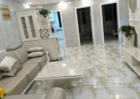 朋友全款180万买的新房,一进门我就被地砖雷翻了,审美太独特!